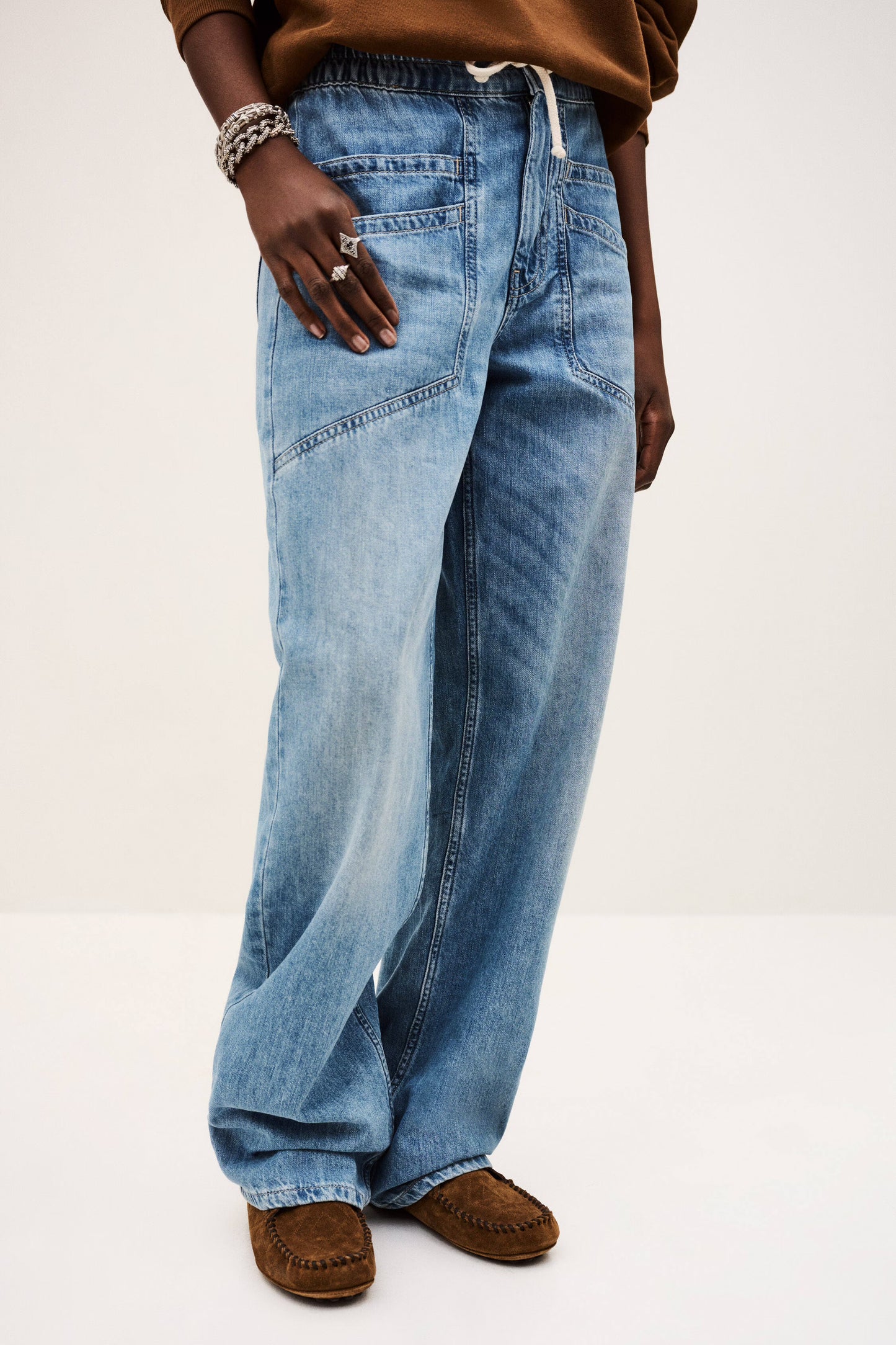 
                  
                    Mima Blue Jeans
                  
                