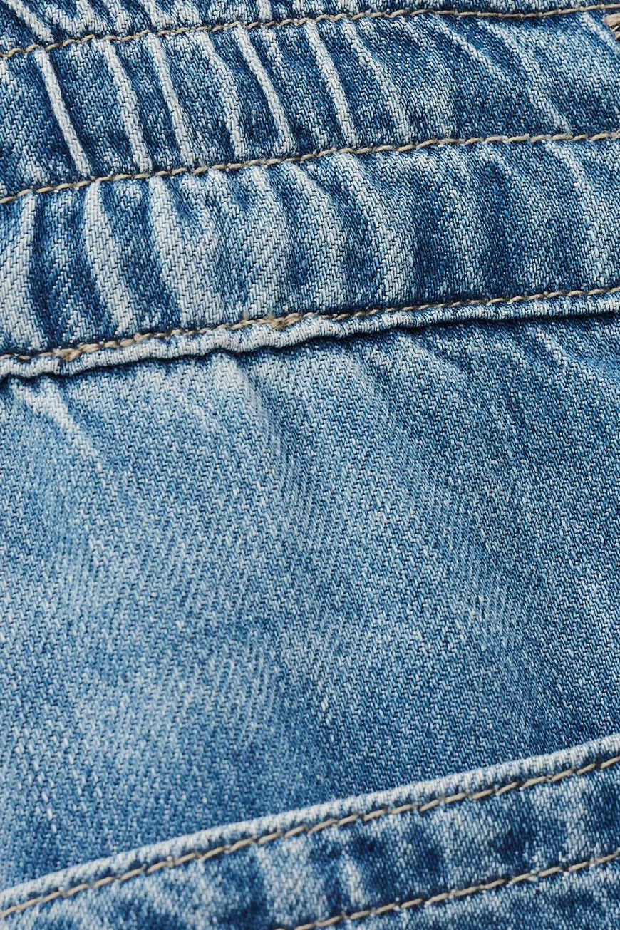 
                  
                    Mima Blue Jeans
                  
                