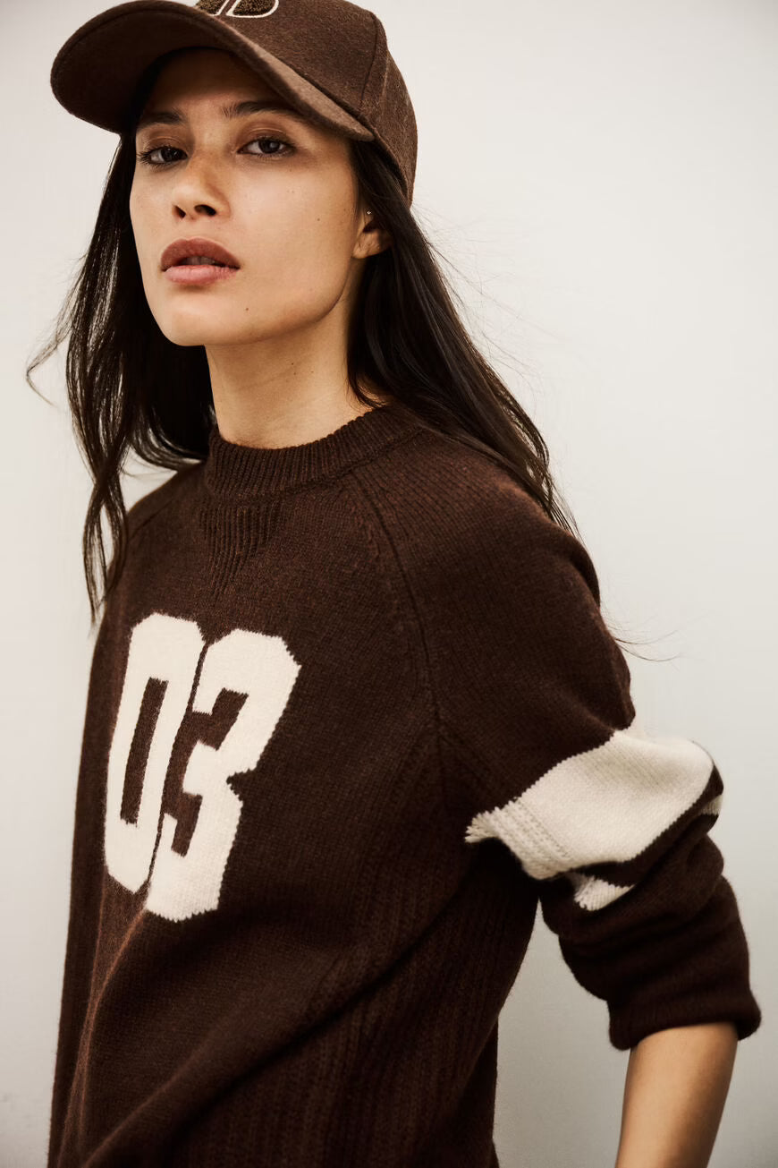 
                  
                    Cobe Jumper Chocolat
                  
                