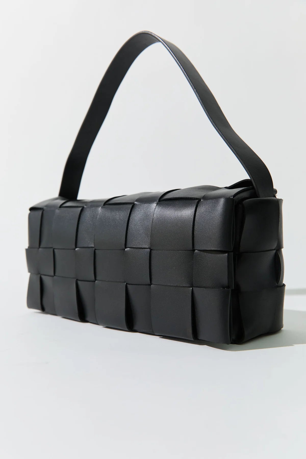 
                  
                    Woven Envelope Slim Bag Black
                  
                