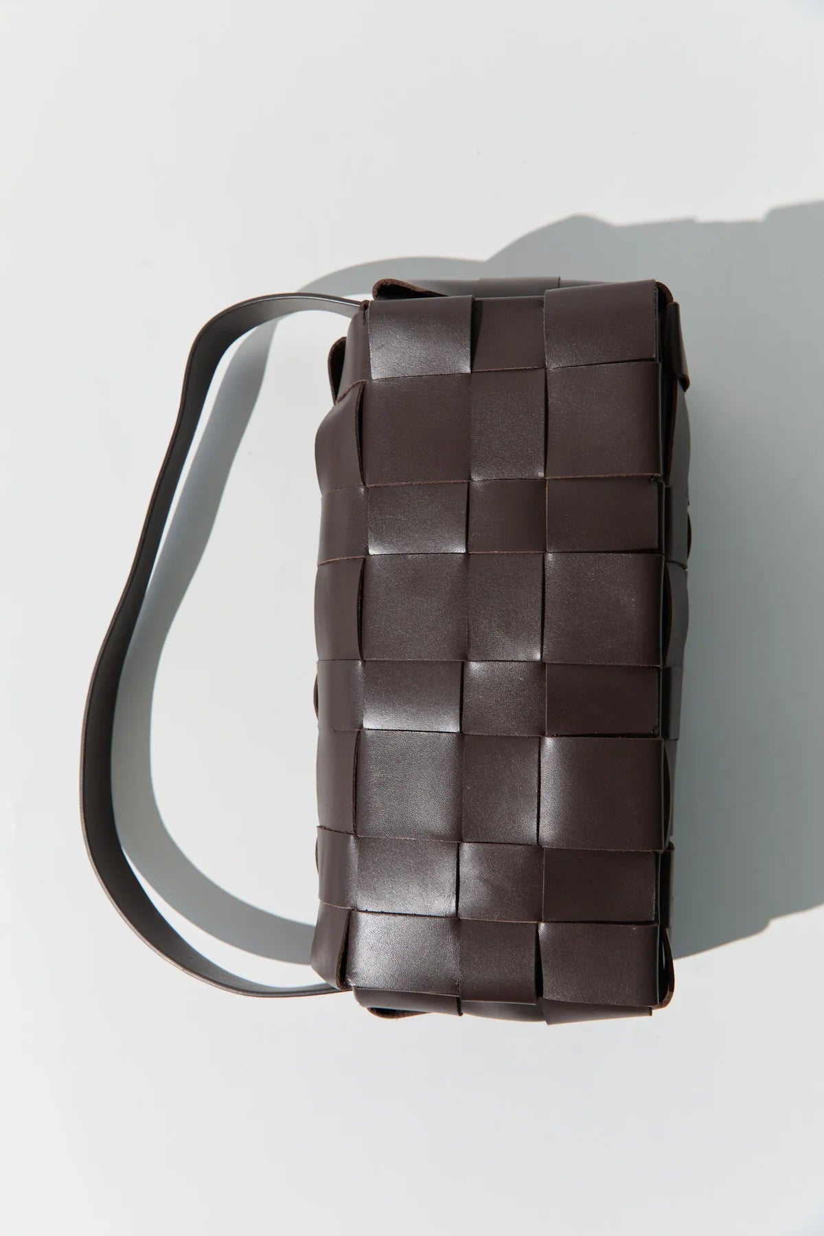 
                  
                    Woven Envelope Slim Bag Choclolate
                  
                