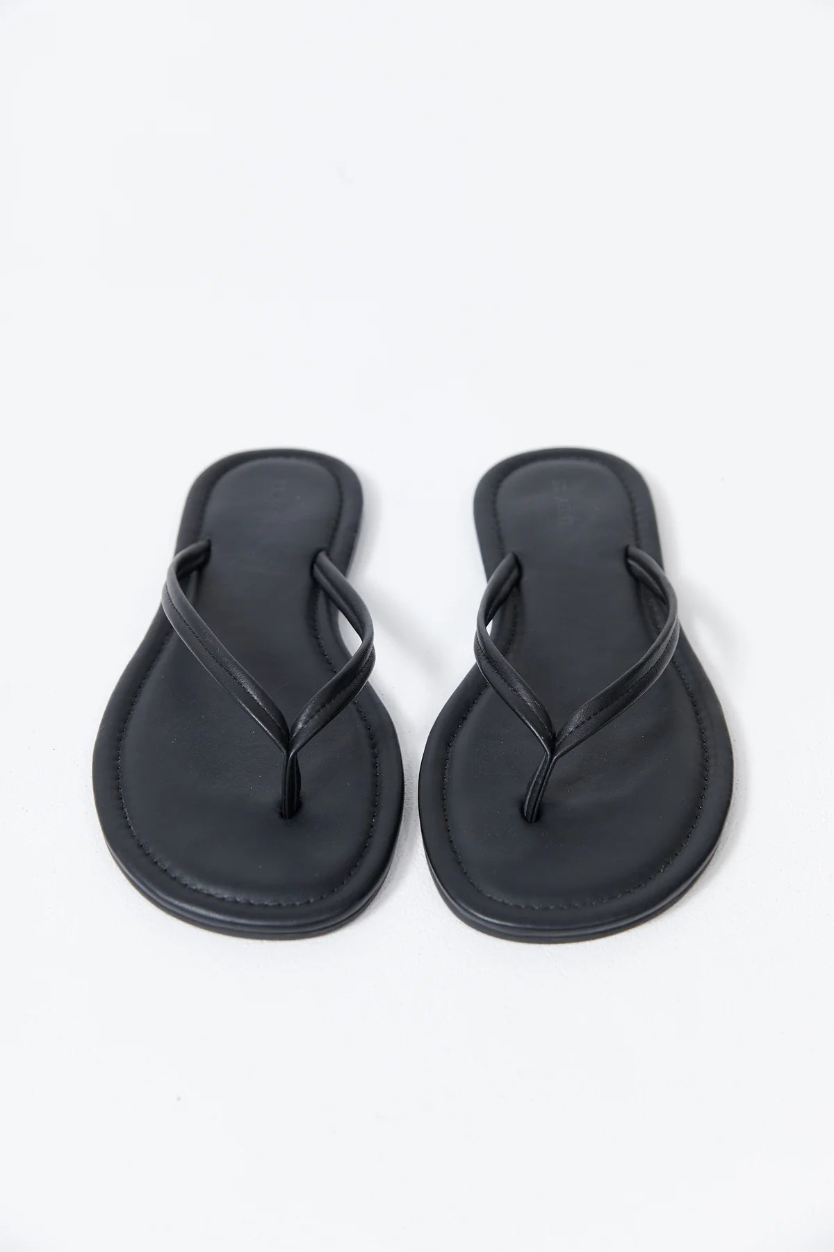 
                  
                    Thong Detail Slide Black
                  
                