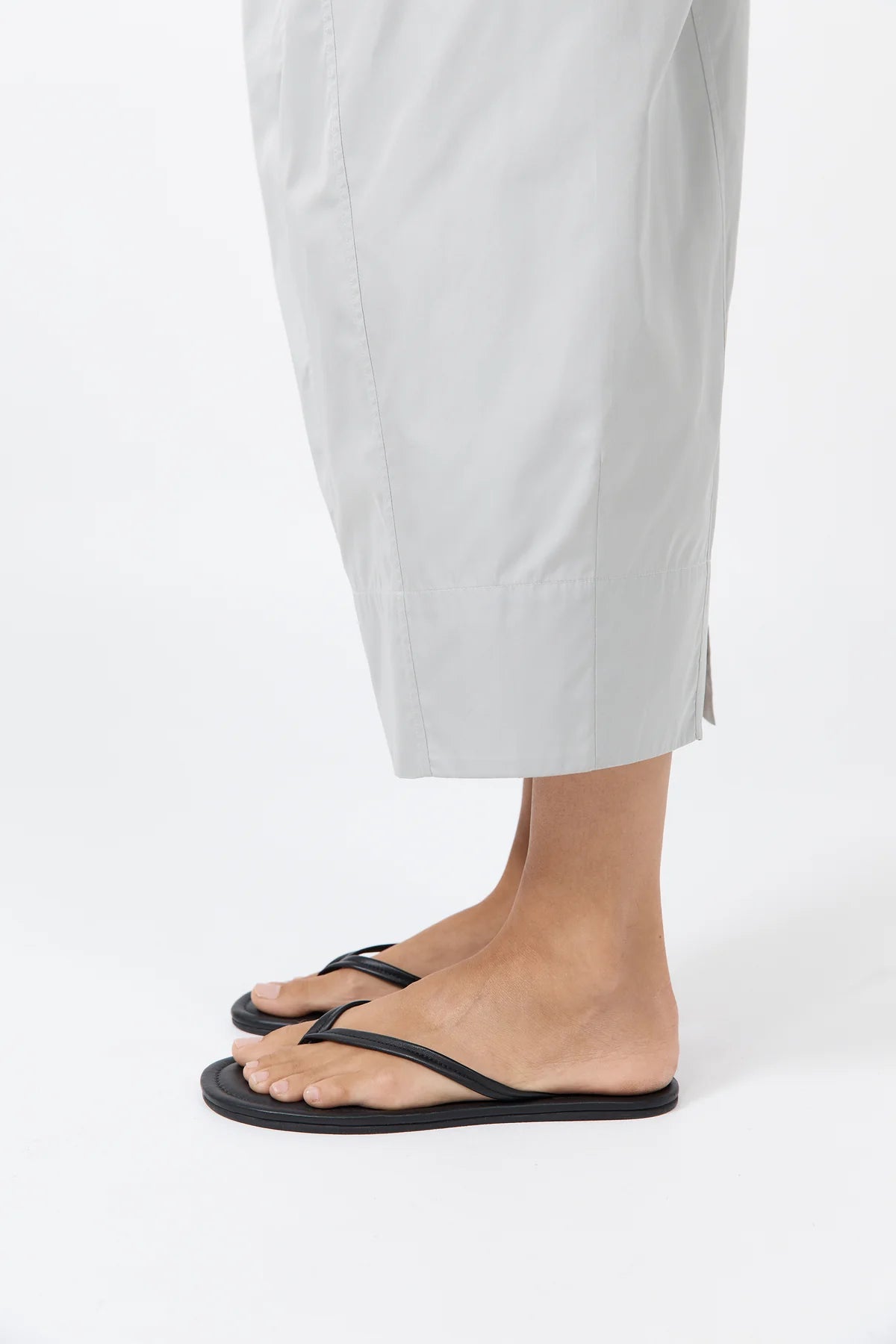 
                  
                    Thong Detail Slide Black
                  
                
