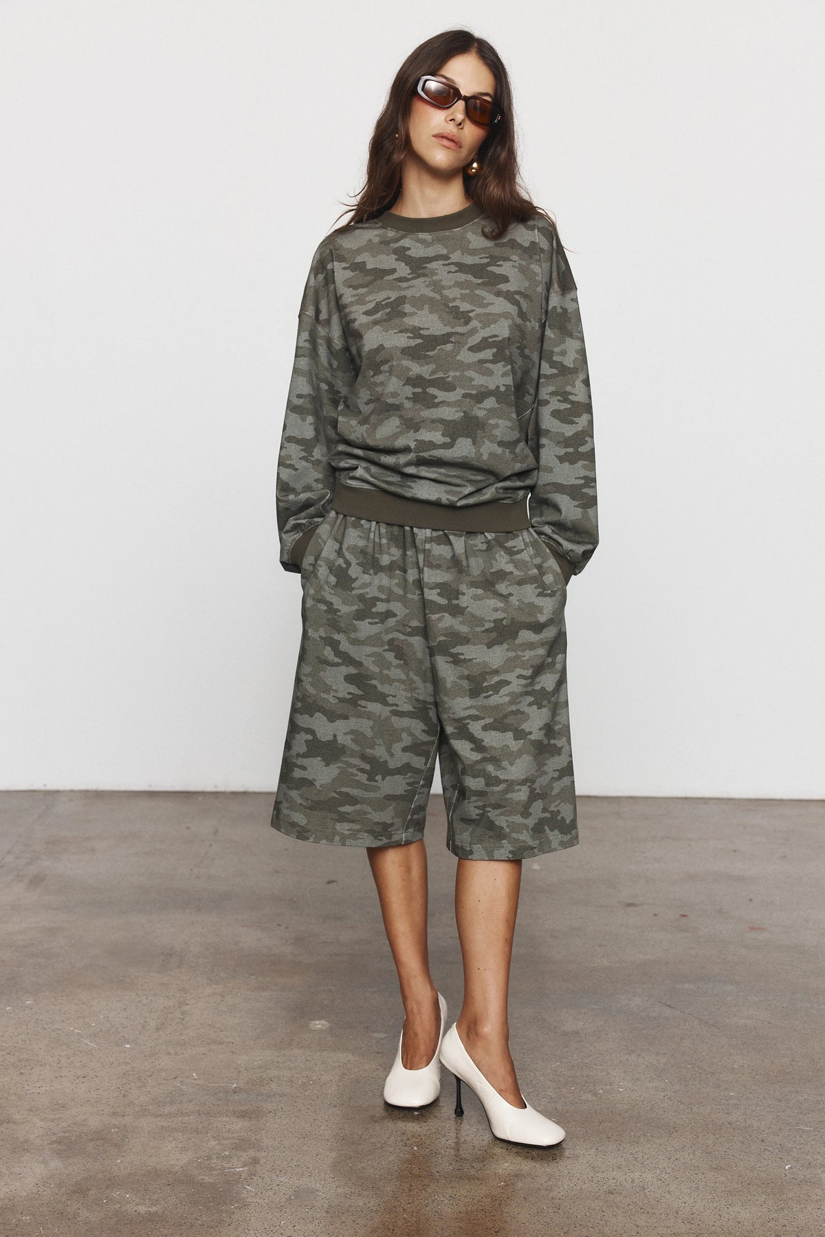 
                  
                    Indi Sweater Khaki
                  
                
