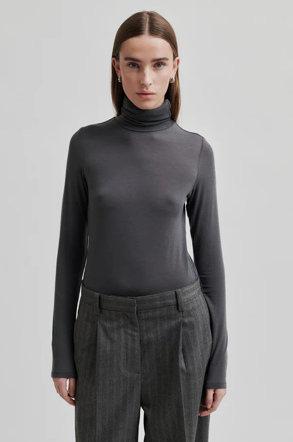 Matima T-neck Tee, Volcanic Ash