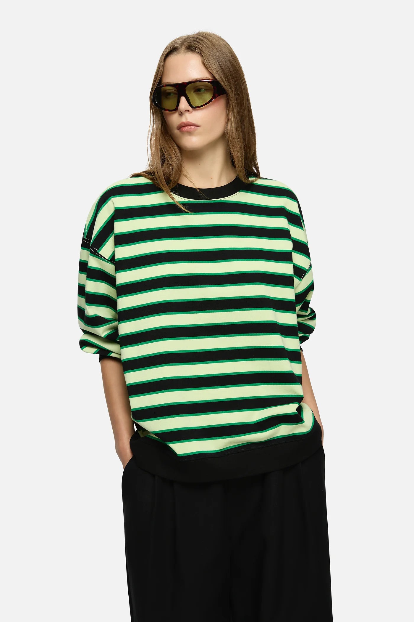 
                  
                    Bruna Sweater Green
                  
                