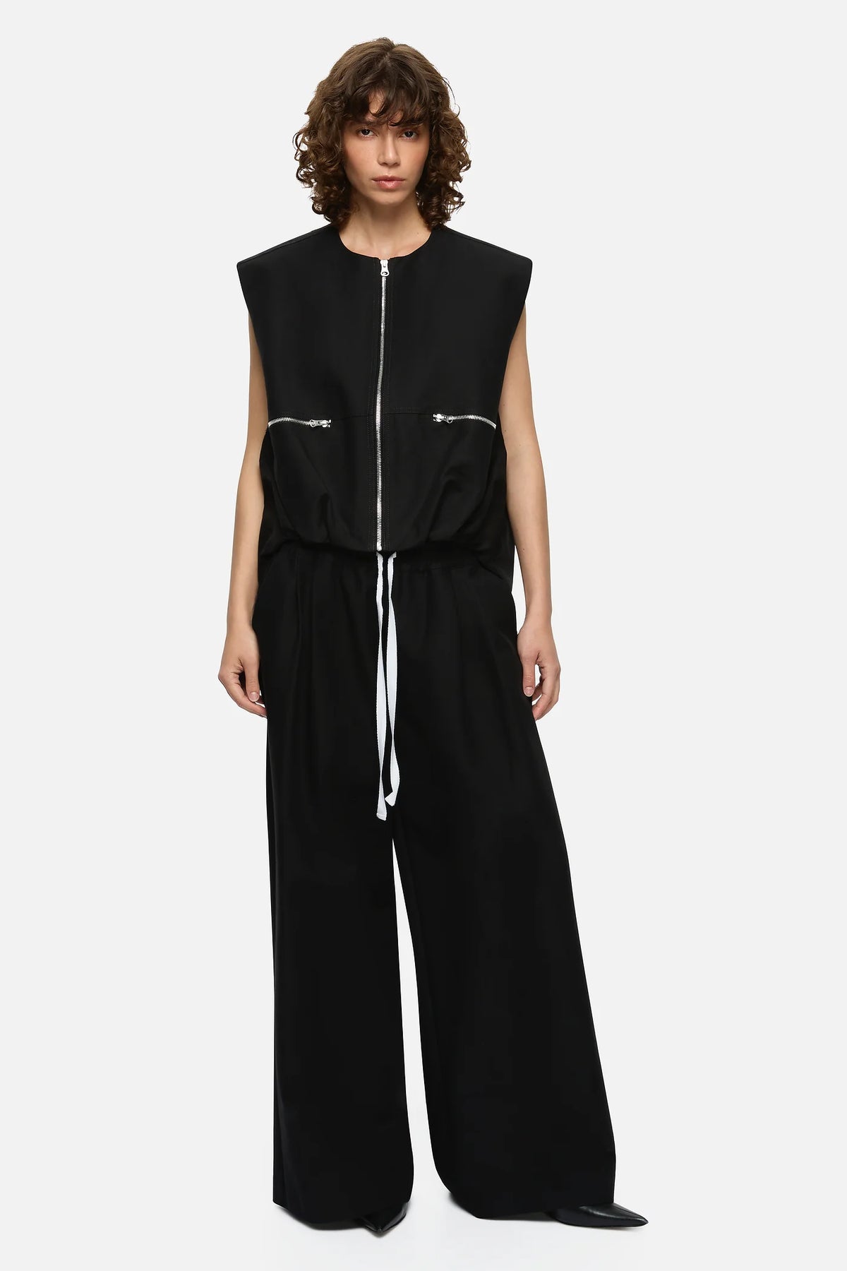 
                  
                    Cosmo Vest Black
                  
                