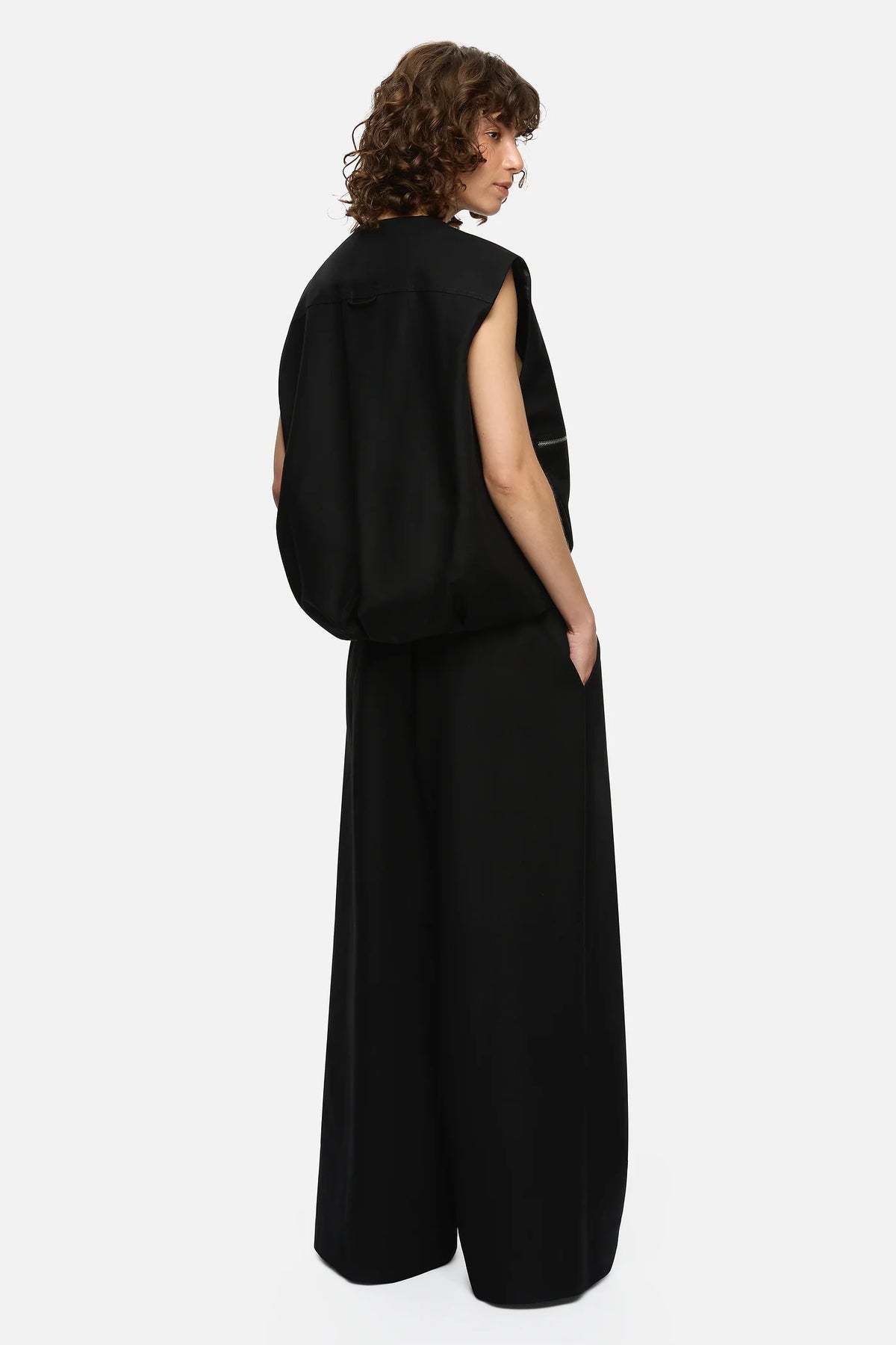 
                  
                    Cosmo Vest Black
                  
                