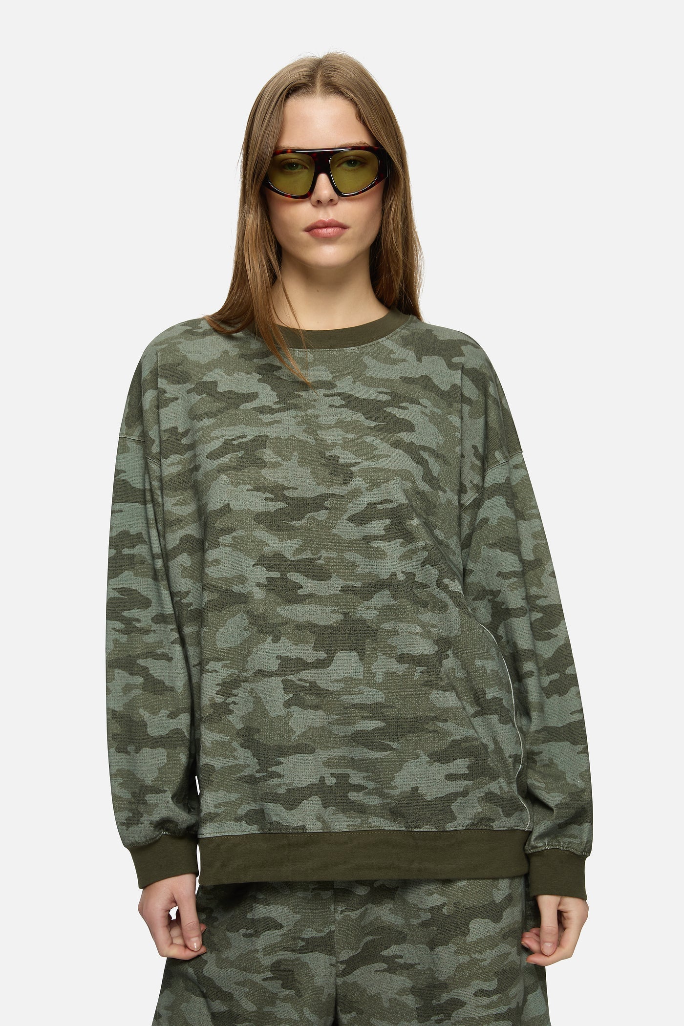 
                  
                    Indi Sweater Khaki
                  
                