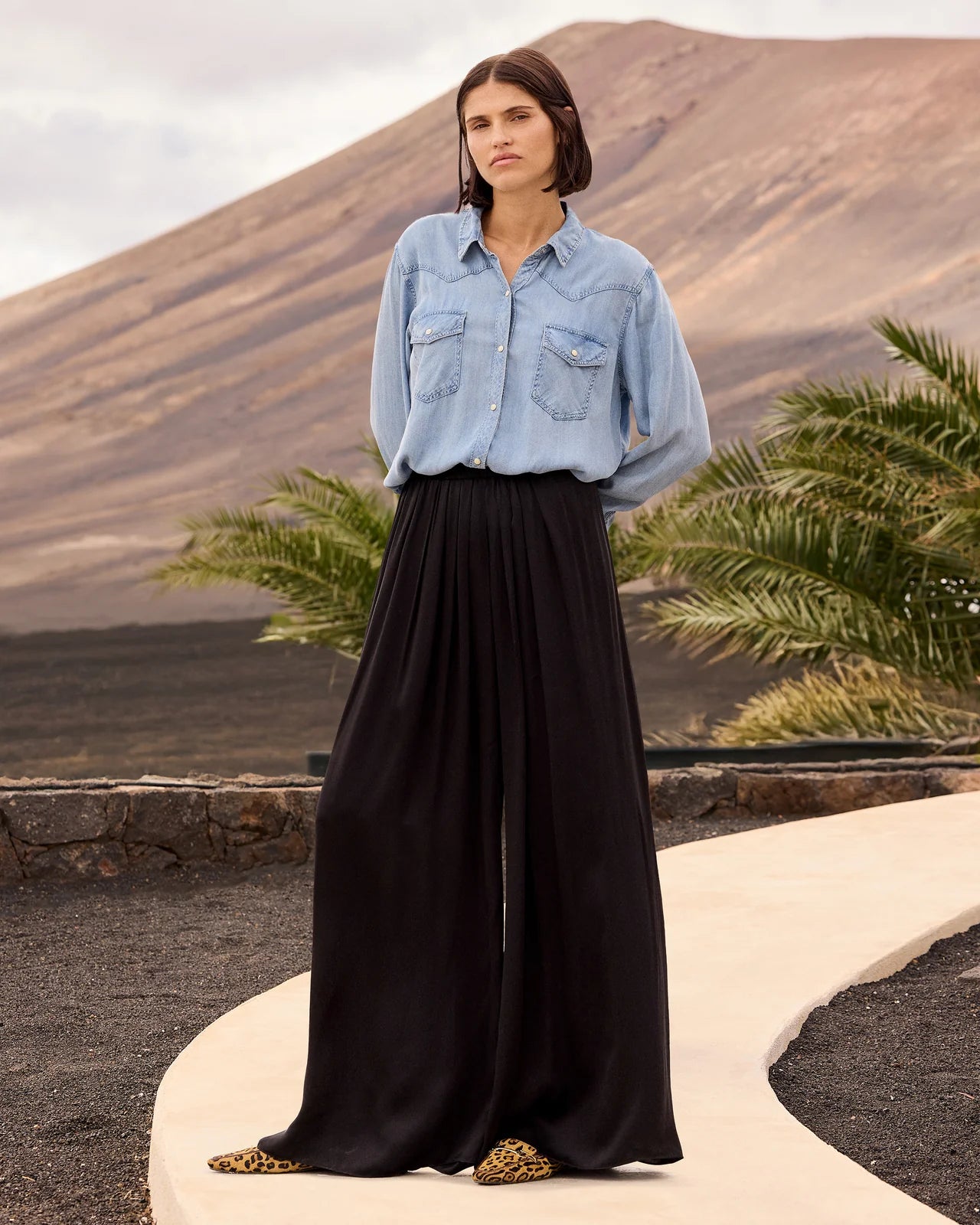 
                  
                    Coucou Pants Black
                  
                