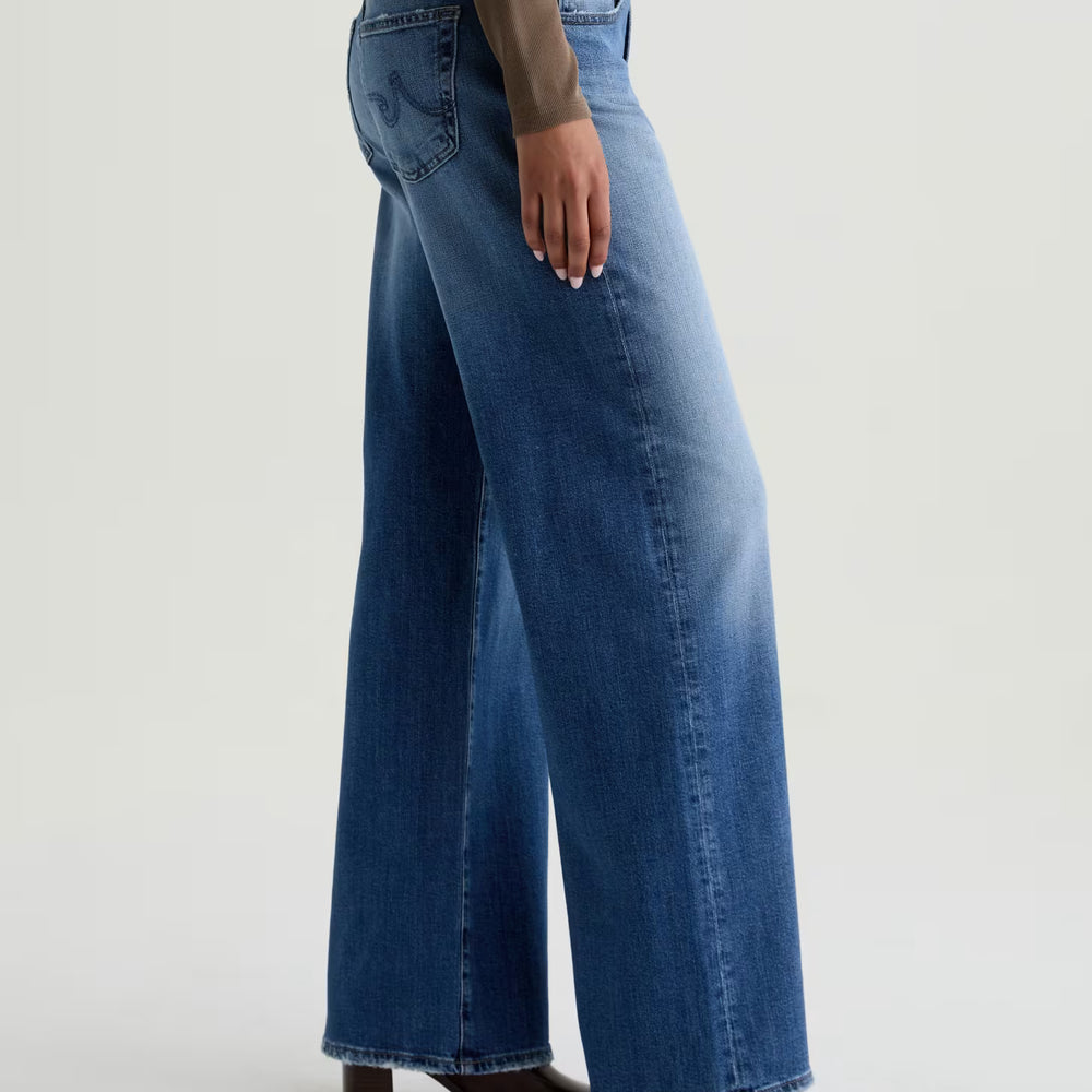 
                  
                    Adria- Headline Jean
                  
                