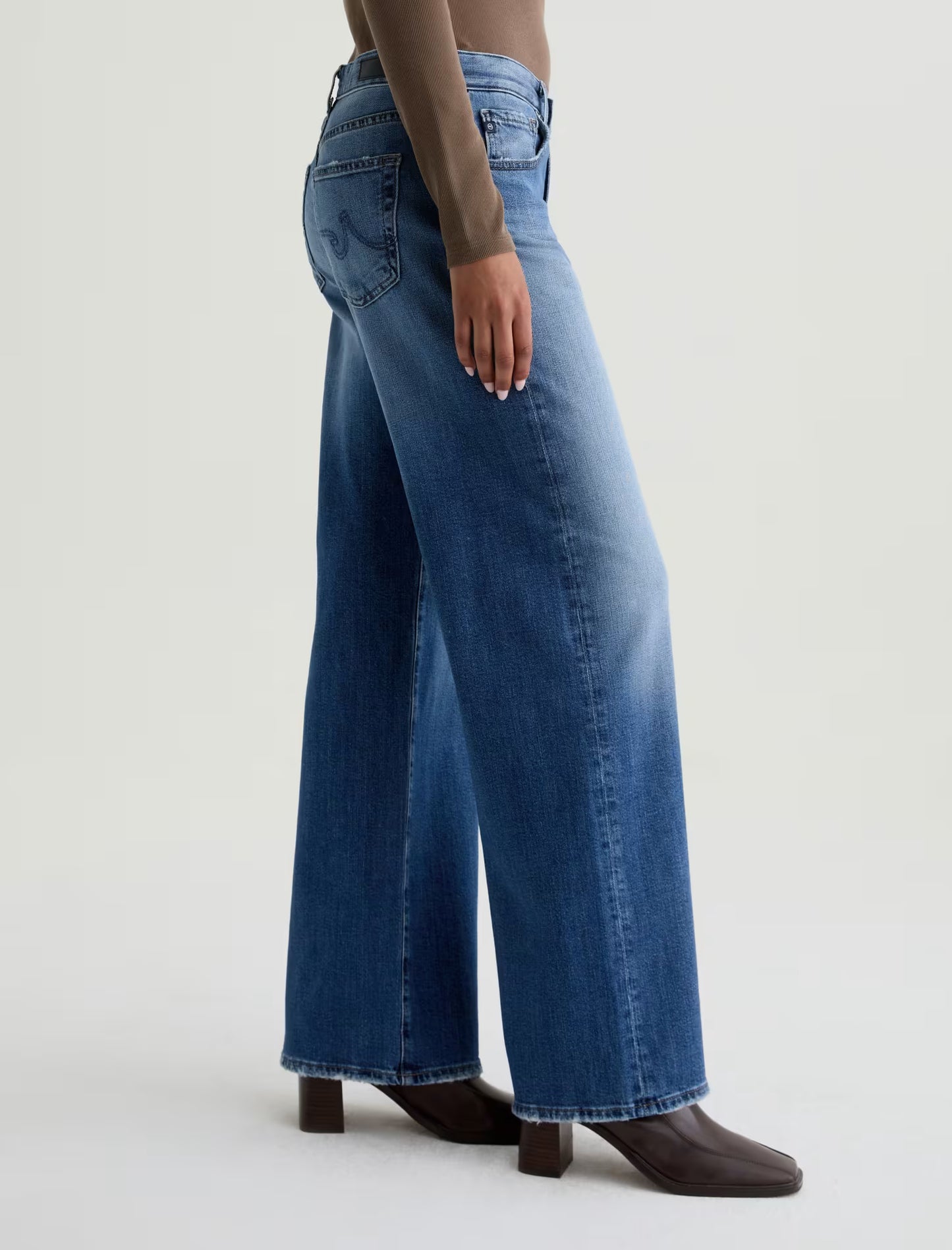 
                  
                    Adria- Headline Jean
                  
                