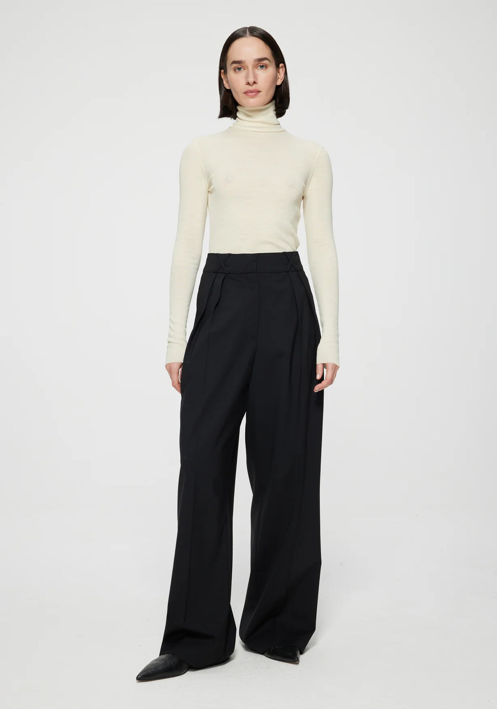 Wide Leg Tailored Pant in Noir