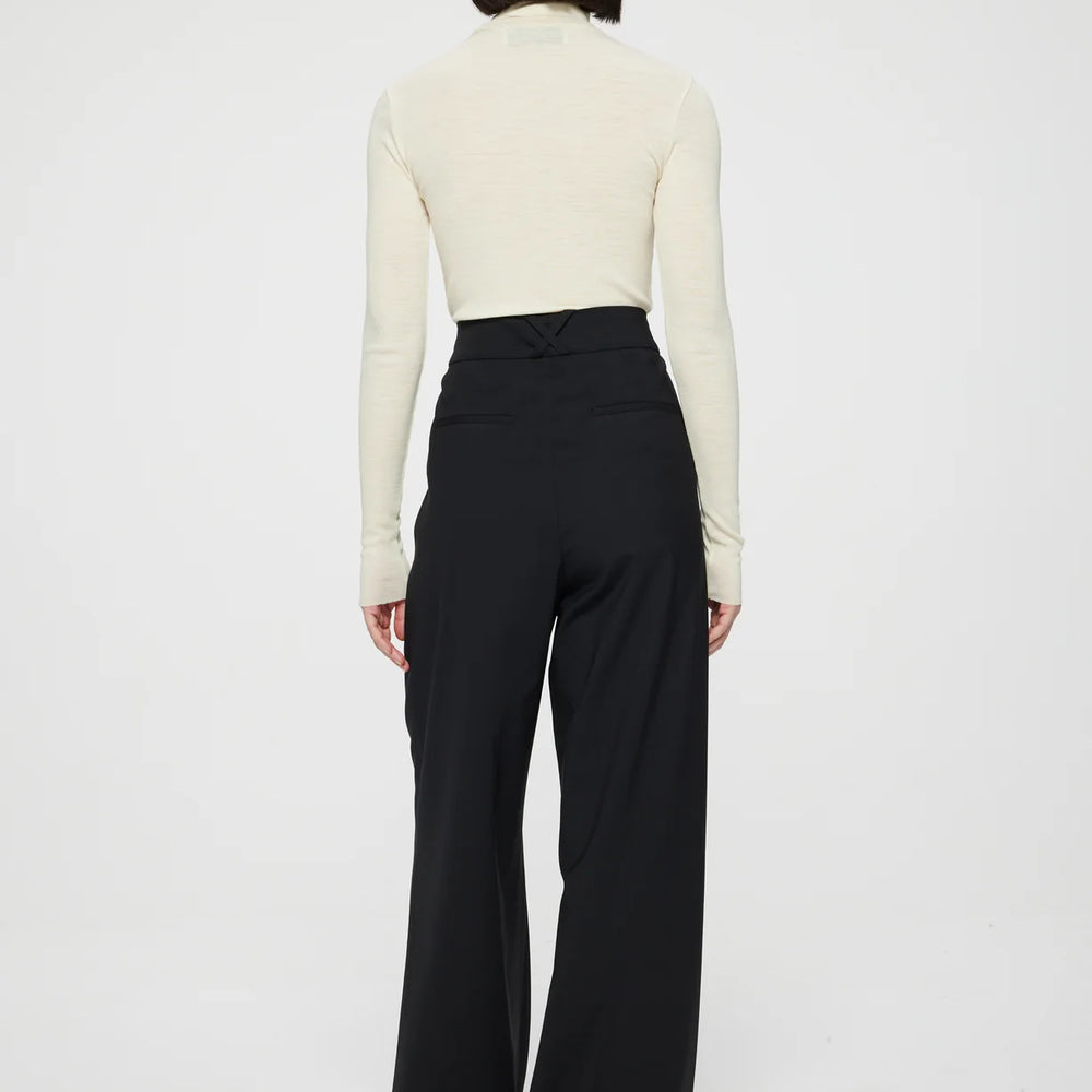 
                  
                    Wide Leg Tailored Pant in Noir
                  
                