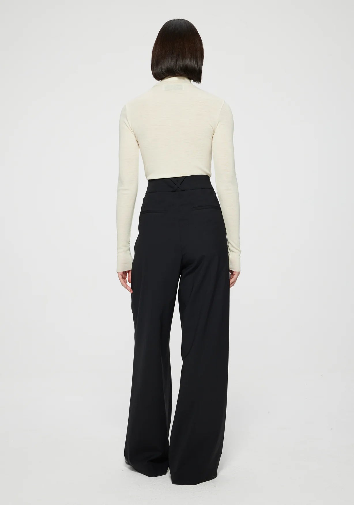 
                  
                    Wide Leg Tailored Pant in Noir
                  
                