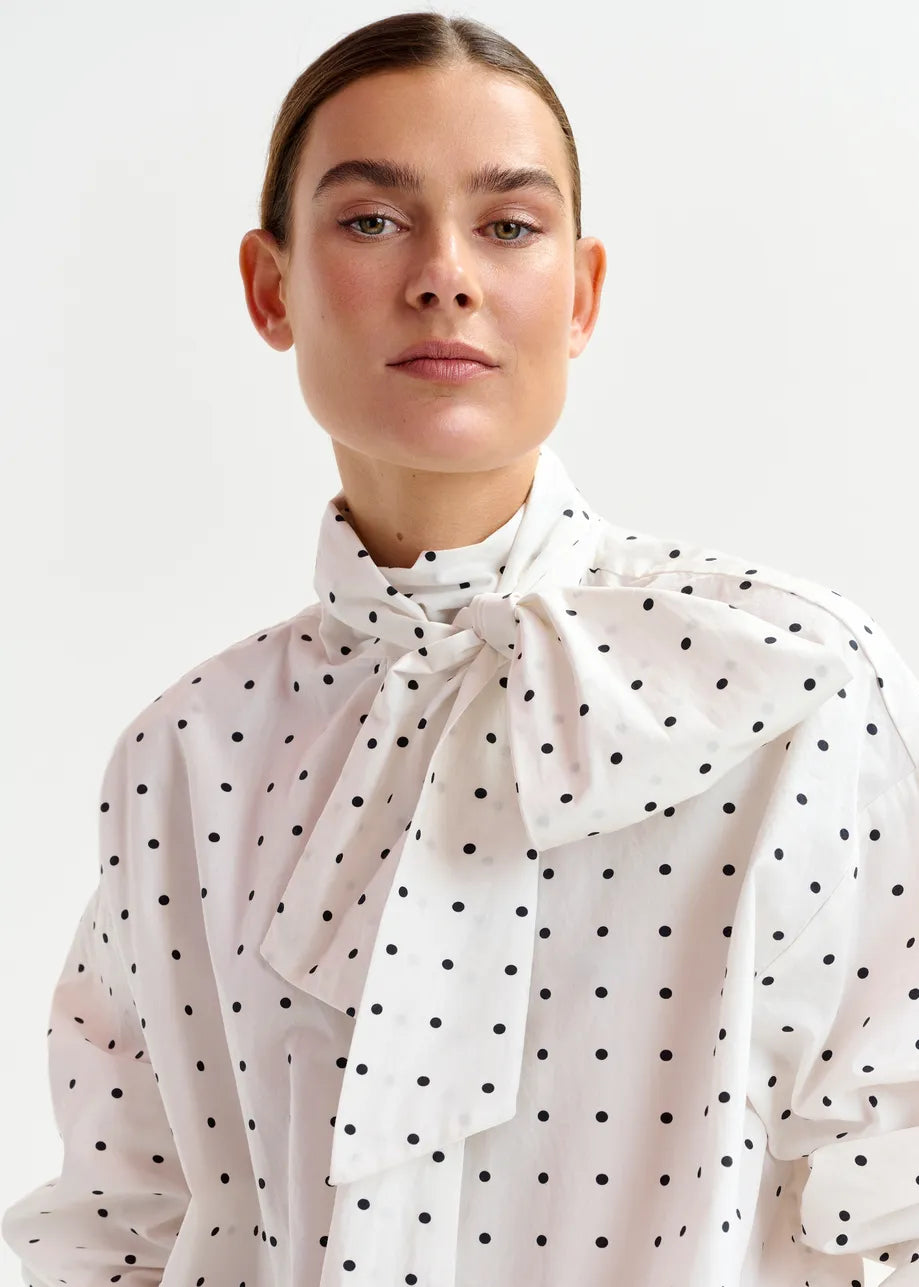 
                  
                    Imovert Shirt
                  
                