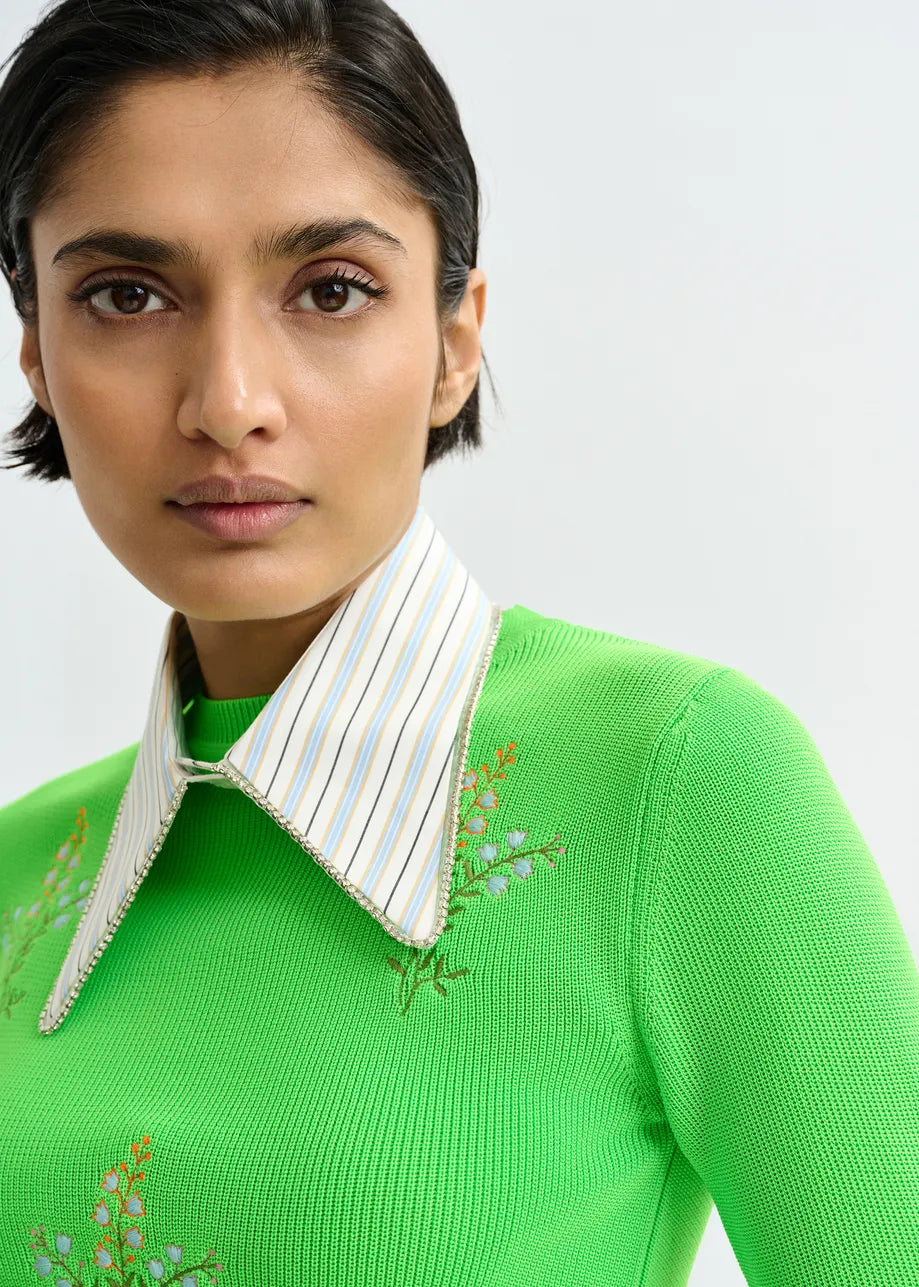 
                  
                    Jardens Green Knitted Sweater with Floral Embroideries
                  
                