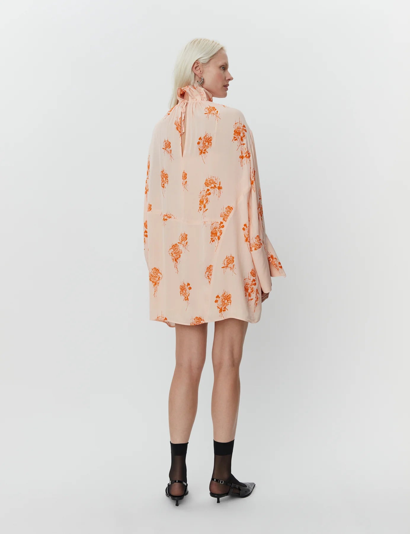 
                  
                    Jay Dress in Falling Flowers
                  
                