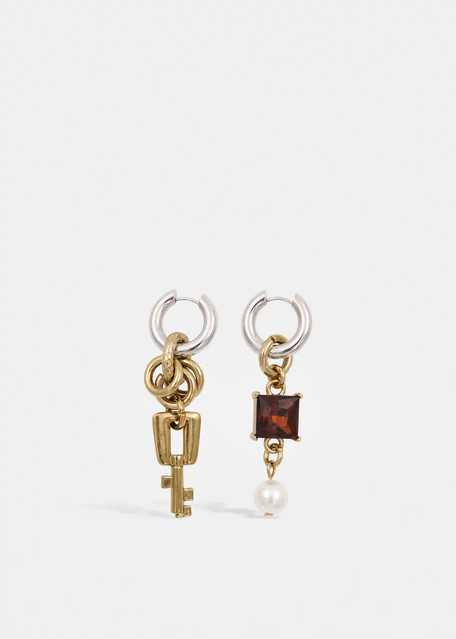 
                  
                    Kaos Earrrings
                  
                