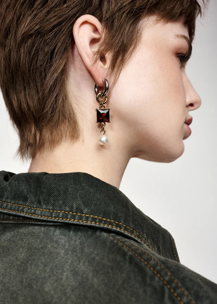 
                  
                    Kaos Earrrings
                  
                