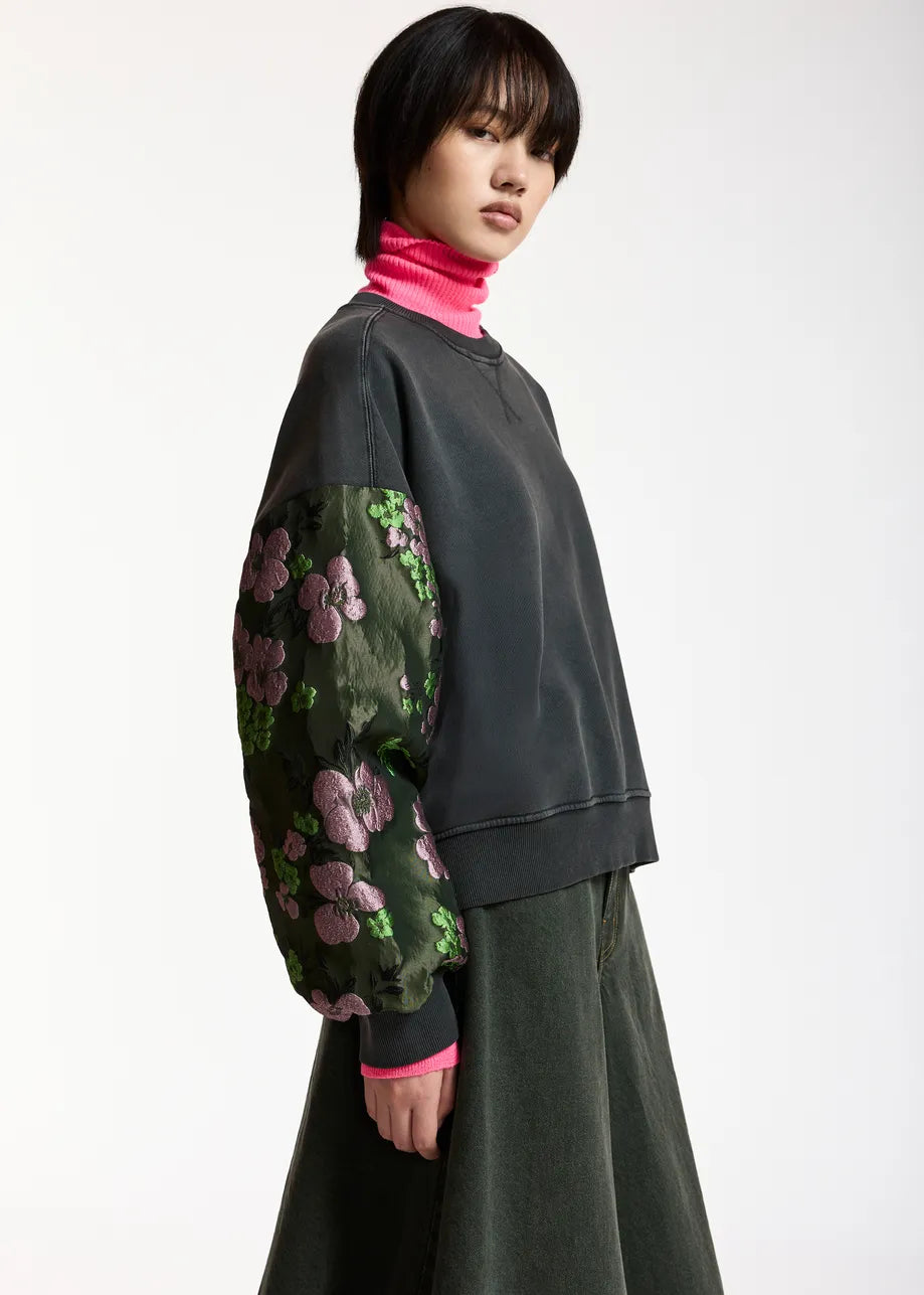 
                  
                    Kueer Sweatshirt Olive
                  
                