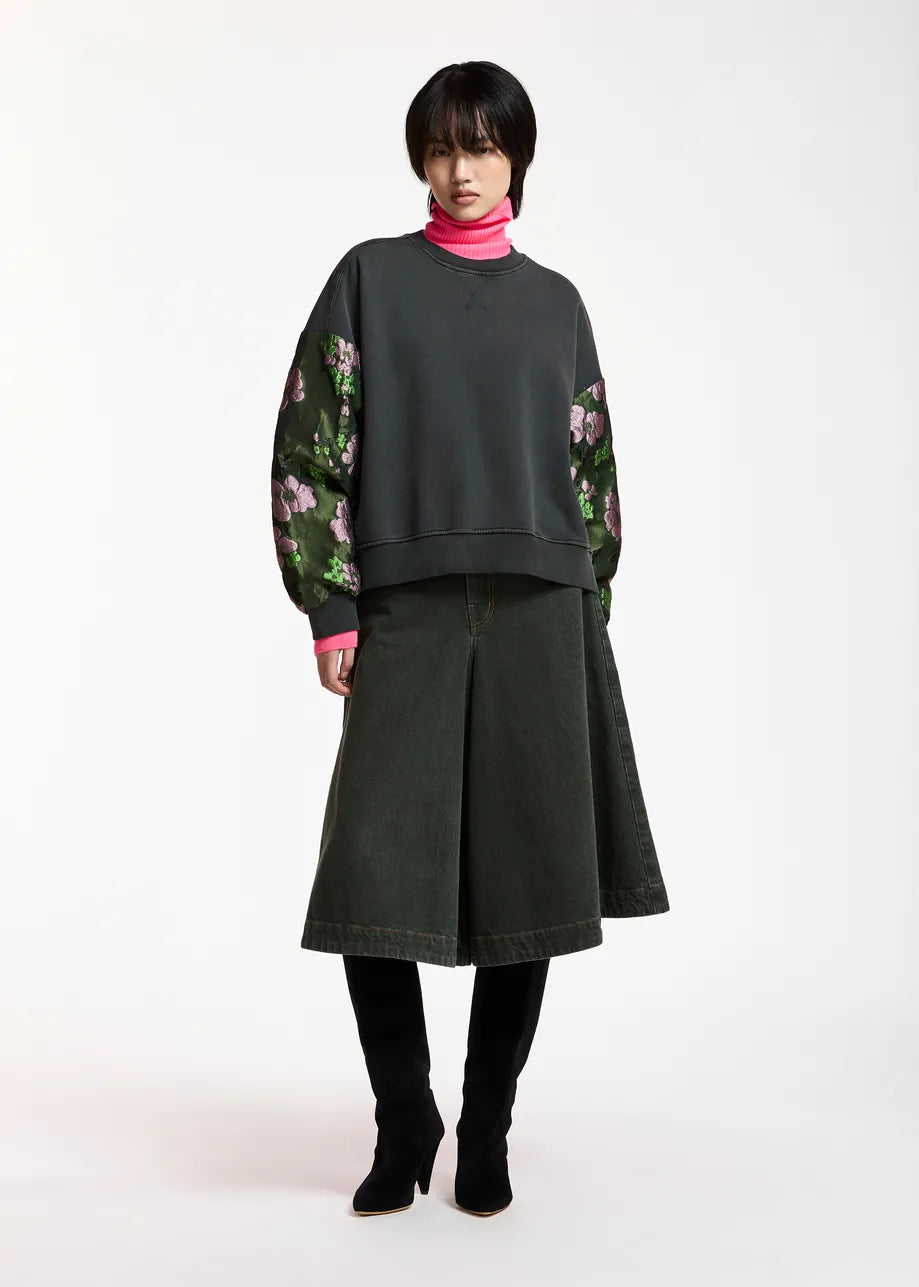 
                  
                    Kueer Sweatshirt Olive
                  
                