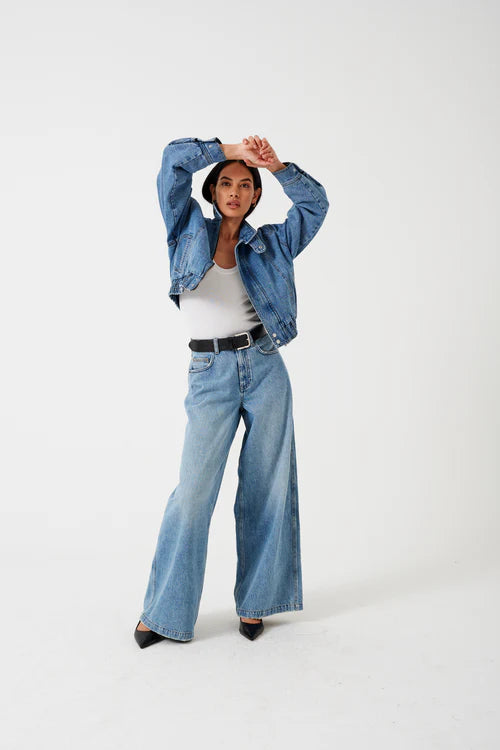 
                  
                    Bay Jean in Weekender
                  
                