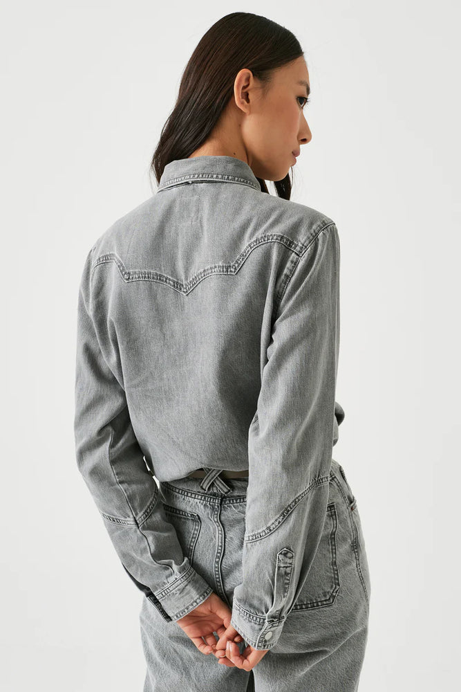 
                  
                    Mia Shirt Silver Lining
                  
                
