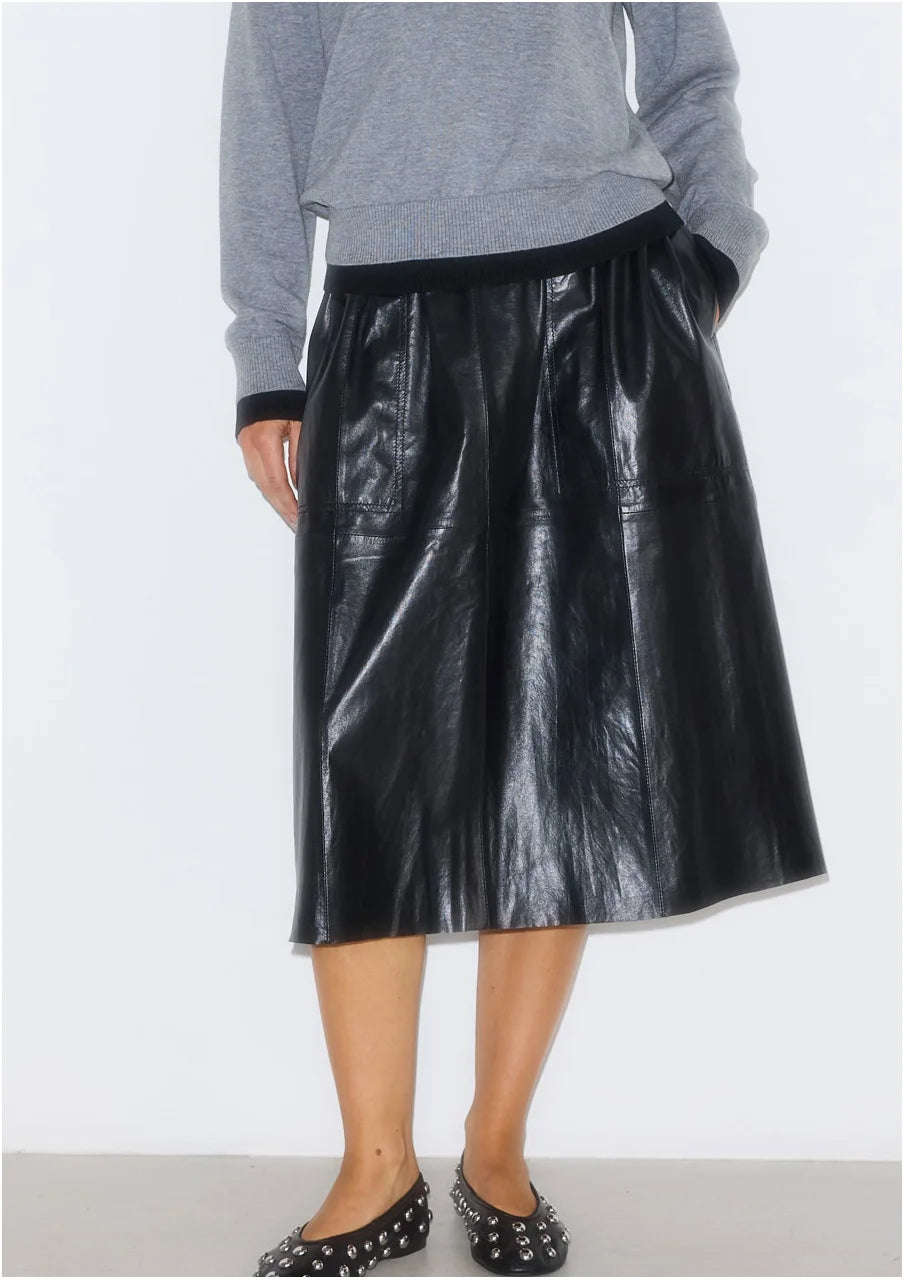 Givens Skirt Black