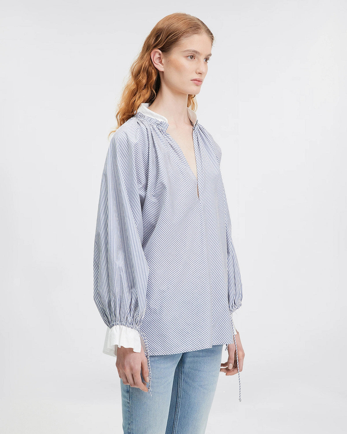 
                  
                    Wally Women in the Art Blouse Grey
                  
                