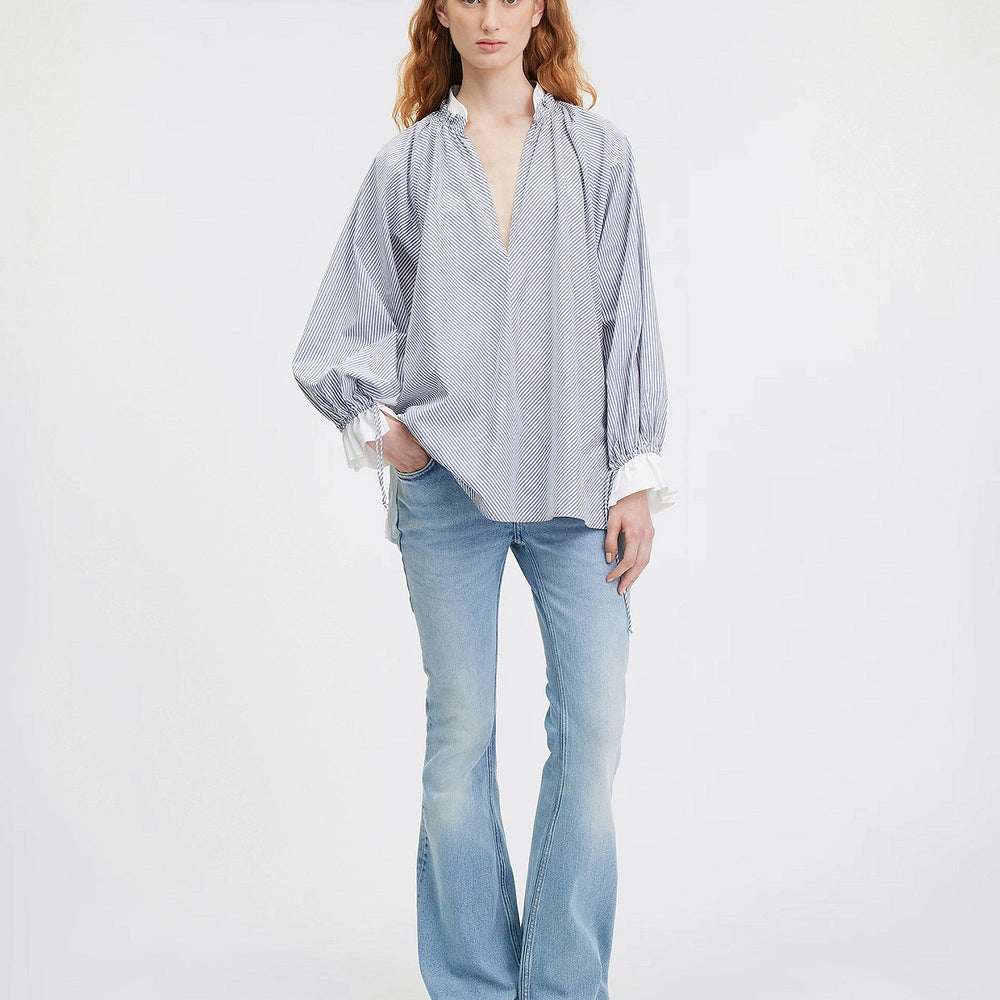 
                  
                    Wally Women in the Art Blouse Grey
                  
                