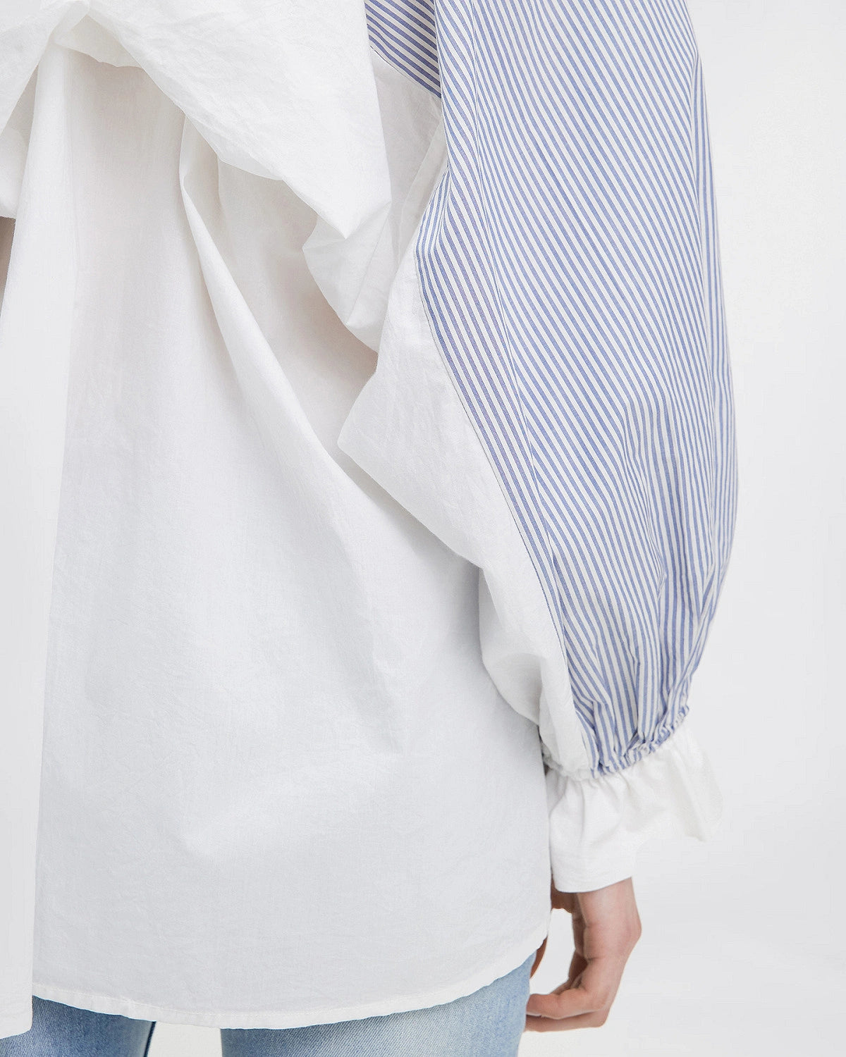 
                  
                    Wally Women in the Art Blouse Grey
                  
                
